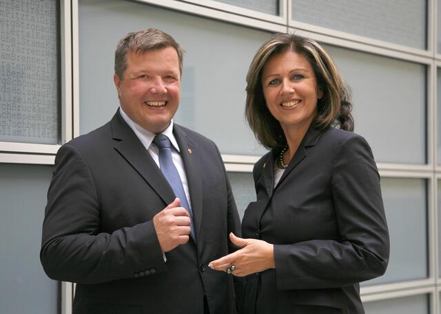 Bernahrd Tilg und Patrizia Zoller-Frischauf ziehen sich aus der Tiroler Landesregierung zurück.