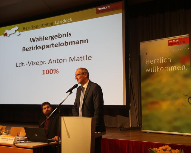 Bezirksparteitag der VP Landeck: Anton Mattle bei seiner Wiederwahl zum Bezirksparteiobmann im jahr 2015.