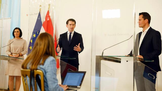 Tourismusministerin Elisabeth Köstinger (ÖVP), Bundeskanzler Sebastian Kurz (ÖVP) und Gesundheitsminister Wolfgang Mückstein (Grüne).