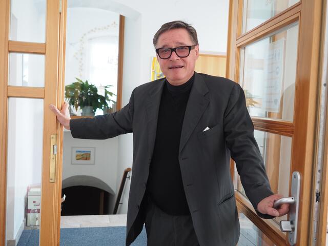 Der Leobener Stadtpfarrer Markus Plöbst: "Die Türe ins Pfarrbüro steht jedem Menschen offen."