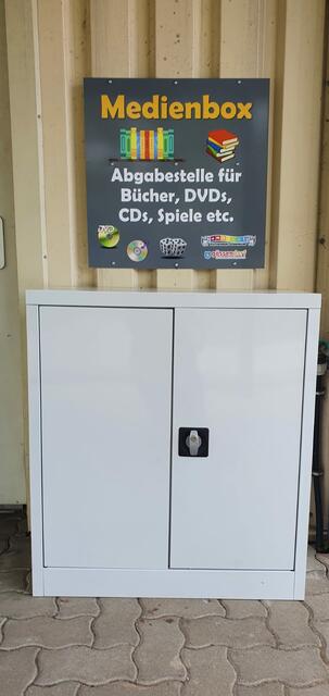 Medienkasten an der Stocksporthalle Gössendorf (Sportplatzstraße 60, südlich der Halle unter dem Flurdach)