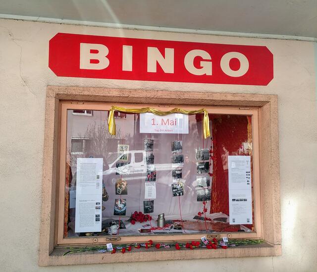 Ausstellung zur Arbeitergeschichte des Franckviertels im Schaufenster. | Foto: Kiosk Franckviertel