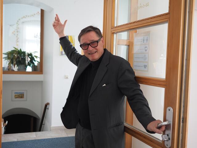 Monsignore Markus Plöbst pflegt in der katholischen Stadtkirche Leoben einen offenen Dialog.