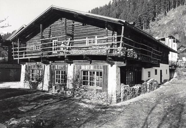 Der renovierte und adaptierte Tauriska-Kammerlanderstall in Neukirchen am Großvenediger 1988 | Foto: Pilo Pichler