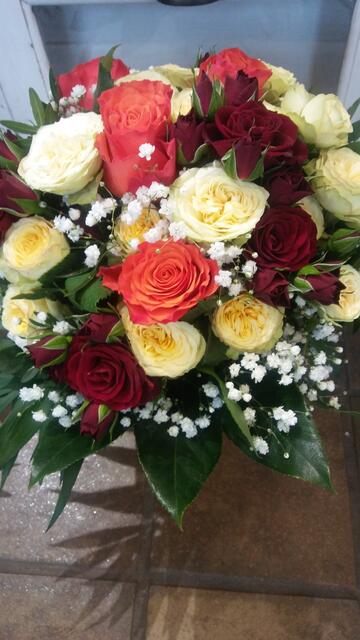 Mit einem Blumenbouquet liegt man immer richtig. Bei Blumen Wandl in Urfahr gibt es gemischte Sträuße ab etwa 20 Euro. | Foto: Blumen Wandl