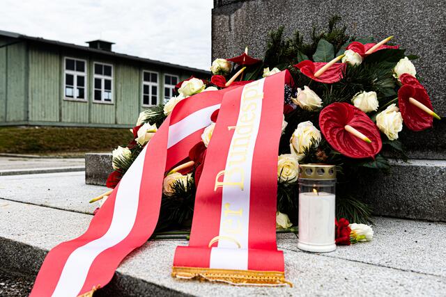 Bereits voriges Jahr fand die Befreiungsfeier virtuell statt. Auch heuer nimmt nur ein kleiner Personenkreis vor Ort teil. | Foto: fotokerschi.at/Kerschbaummayr