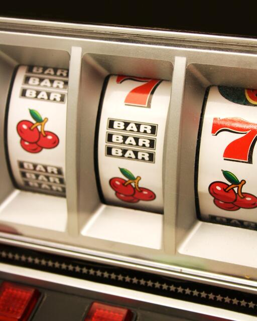 Geplante Glücksspielnovelle soll Aufstellen von Automaten in Supermärkten, Tankstellen, Einkaufszentren etc. erlauben – heftige Kritik von Grünen und SPÖ am dafür zuständigen FP-Landesrat Klinger. | Foto: Yantra/fotolia