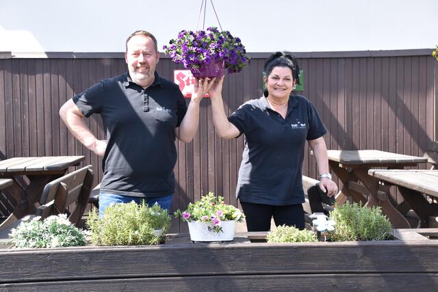 Raimund "Mundi" Schmidinger und seine Elisabeth freuen sich aufs Aufsperren am 19. Mai.