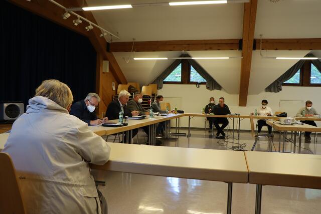 Der Zammer Gemeinderat tagte am 3. Mai im Kultursaal. | Foto: Othmar Kolp