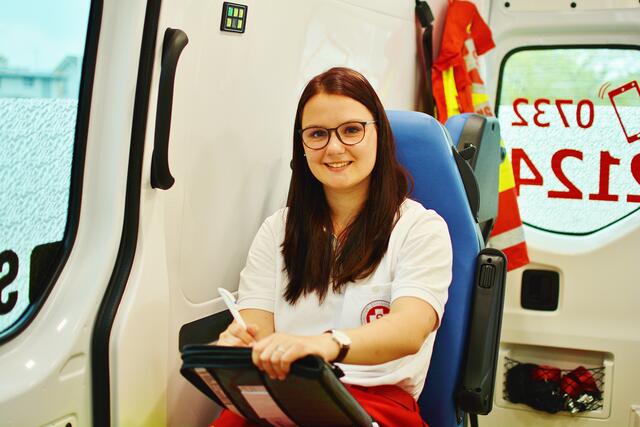 Andrea Kirchmeier vom Samariterbund Alkoven ist als ehrenamtliche Rettungssanitäterin im Einsatz. | Foto: Samariterbund Alkoven