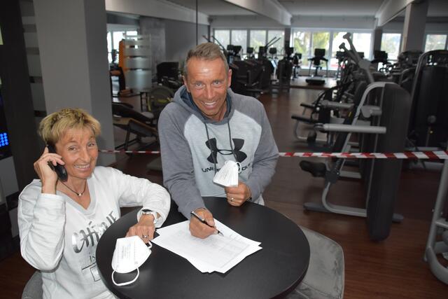 Öffnungen herbeigesehnt: wer getestet, geimpft oder genesen ist, darf wieder Fitnessstudios besuchen. Sylvia und Christian freuen sich auf ihre Kunden.