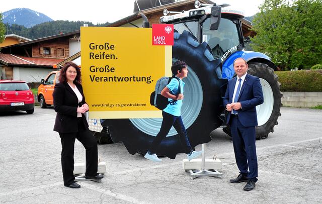 LHStv. Josef Geisler und LHStv. Ingrid Felipe präsentierten die Informationskampagne des Landes Tirol.