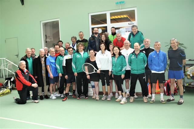 Der Club Steiermark veranstaltet in der Tennishalle in Hart bei Graz ein Wecker-Turnier für den guten Zweck. | Foto: Edith Ertl