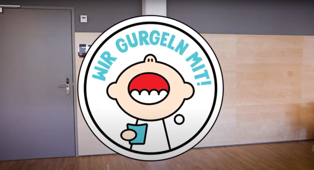 Ganz Wien gurgelt: Anleitungen dazu gibt es auch auf YouTube. | Foto: Youtube/BM Bildung, Wissenschaft, Forschung
