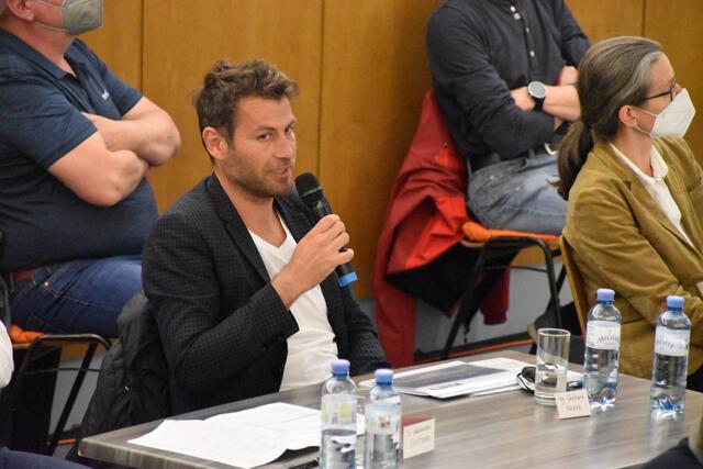 Alexander Gostner von der GemNova gab einen Statusbericht.  | Foto: Barbara Fluckinger