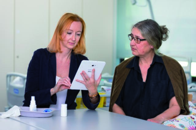Den Teilnehmerinnen und Teilnehmern der Studie wird für drei Monate in Tablet zur Verfügung gestellt