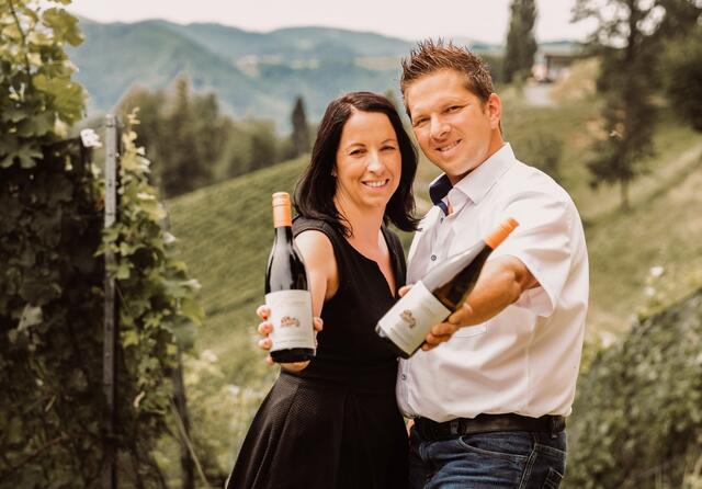 Birgit und Harald Lieleg von Weingut und Buschenschank Kollerhof am Eichberg.  | Foto: @photoworkers.at