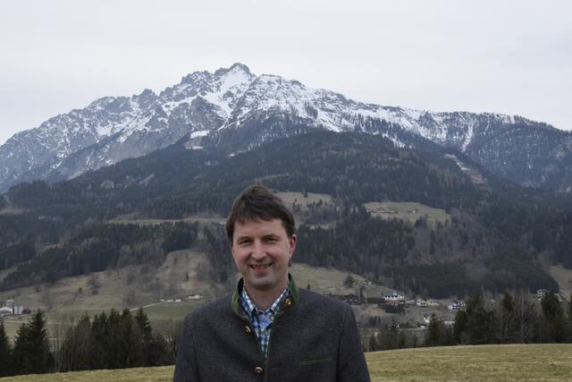 Landtagsabgeordneter Albert Royer fordert die Aufstockung des Straßenbudgets.