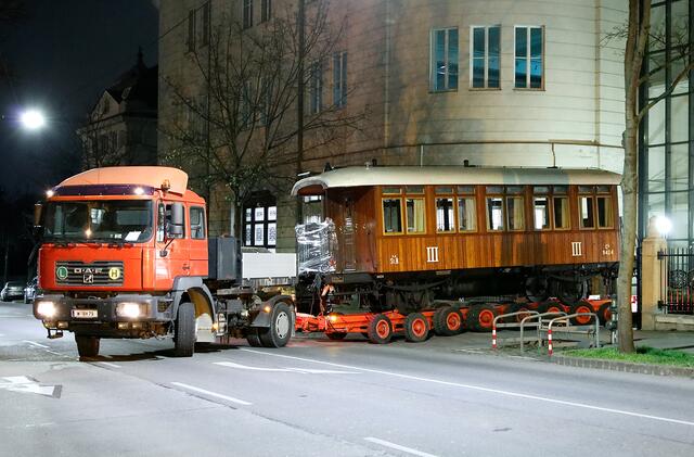 Für die Dauerausstellung wurde der Wagen ins Verkehrsmuseum gebracht.