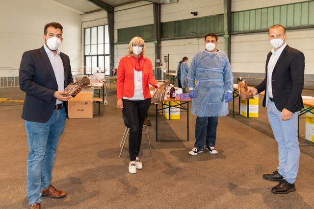 Als kleines „Dankeschön“ hinterließen die SPÖ-Abgeordneten ein kleines Frühstück bei den Bediensteten des Testzentrums Neusiedl | Foto: Friedrich Radlspaeck