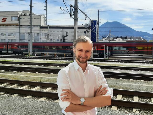 Christopher Prax-Huber sagt über sich selbst, dass er mittlerweile ein stolzer Eisenbahner ist.