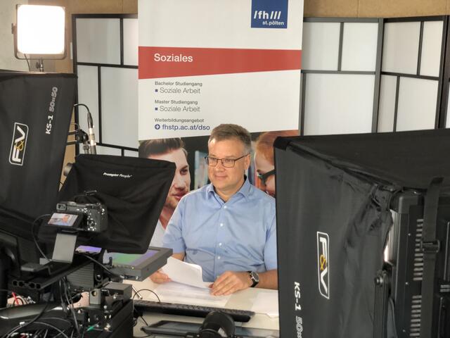 Johannes Pflegerl beim Vortrag.