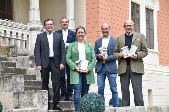 Große Vorfreude auf Burgen und Schlösser-Saison 2021: Norbert Darabos, Gilbert Lang, Constanze Schinner, Werner Glösl und Andreas Bardeau