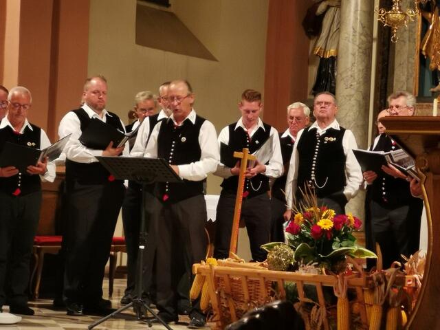 Der Männergesangsverein Mooskirchen hat sich zum Muttertag etwas Besonderes überlegt.  | Foto: KK