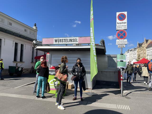 Um 10 Uhr ging es beim Infostand der Grünen noch ruhig zu.