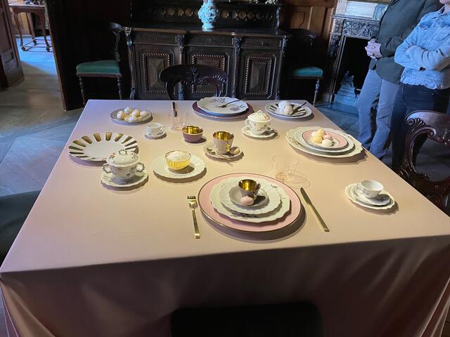 Augarten Porzellan für das Haus Liechtenstein entworfen. | Foto: Susanne Veronik