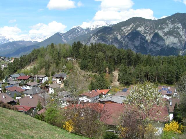 Auf dem unscheinbaren Hügel der Hohen Birga verbirgt sich ein sehenswerter Lehrpfad.