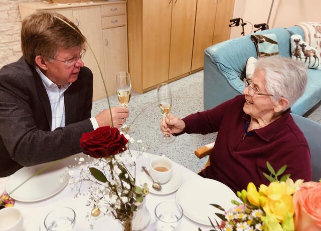 In Hitzendorf gratulierte Caritasdirektor Herbert Beiglböck Anna Rupar zu ihrem 106. Geburtstag.
