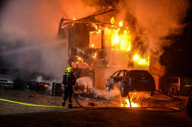 Das Wirtschftsgebäude war nicht mehr zu räden, die Schäden sind enorm. | Foto: FF Mooskirchen