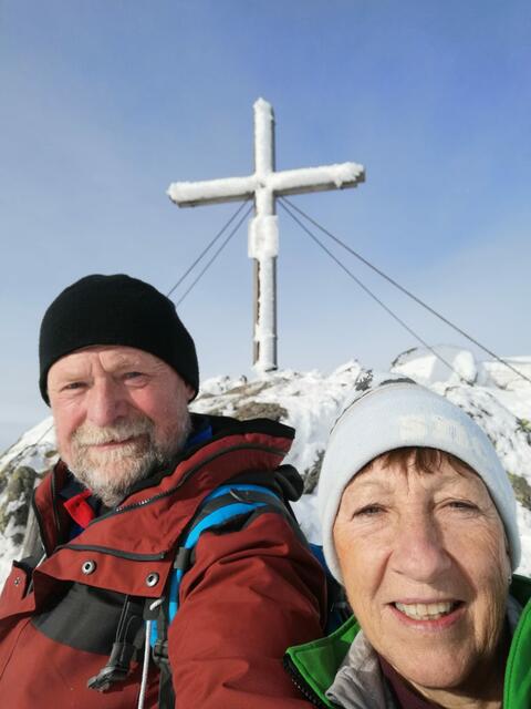 Susanne und Franz Reiterer beim  Mochkogelkreuz | Foto: Reiterer