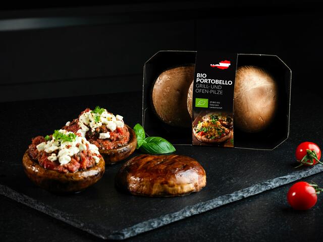 Die neuen Pilze sind aromatisch, intensiv, nussig: Der Bio-Portobello-Pilz ist ein überdimensionaler Champignon und perfekt zum Grillen geeignet. Er ist im Dreier-Pack neu ab 10. Mai 2021 bei SPAR in Tirol erhältlich.