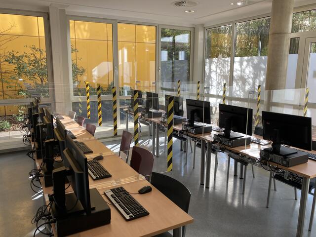 Virenschutzwände nach Maß für Schulungs- und Seminarräume gehören zu den Leistungen von Michael Ehrenreich.
