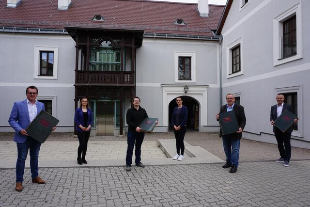 Bgm. Hans-Jürgen Resel, Klaudia Draxler, Roman Lechner (Mank), Martina Gruber (St. Leonhard), GVU Melk: GF Dir. Alois Hubmann, Obm. Bgm. Martin Leonhardsberger | Foto: GVU Melk