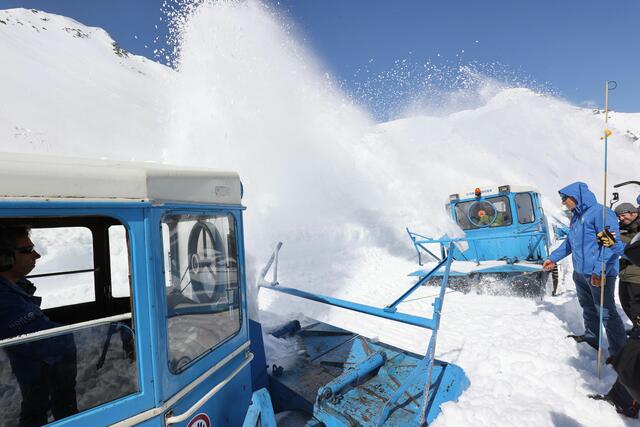 Durchstich am Großglockner: Der Startschuss für den Sommer-Tourismus in Österreich erfolgte. | Foto: grossglockner.at/Franz Neumayr
