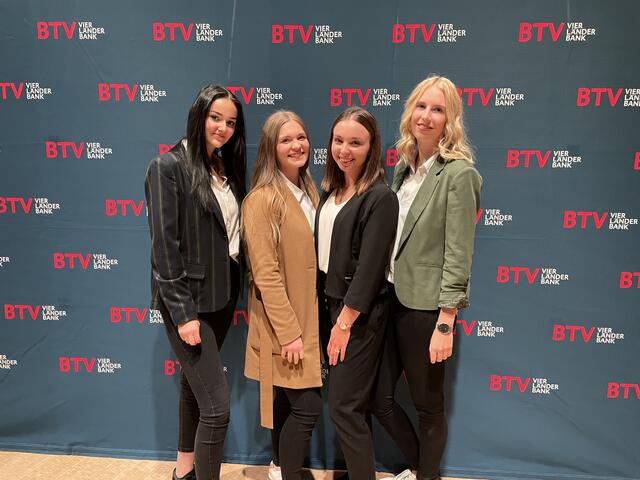Tara Thurnher, Alina Schmid, Linda Potakowskyj, Leonie Jenewein, Jahrgang 5sk | Foto: BTV