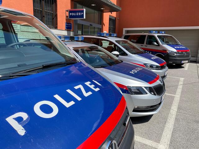 Nachdem ein betrunkener Schüler in Kufstein einem Lehrer verbal "mit dem Messer" drohte und flüchtete, leitete die Polizei eine Fahndung mit mehreren Polizeistreifen ein. | Foto: ZOOM.Tirol