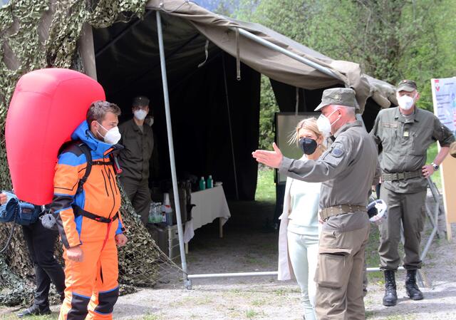 Die verschiedensten Kompetenzen und Ausrüstungen wurden vorgestellt. | Foto: Wolfgang Riedlsperger