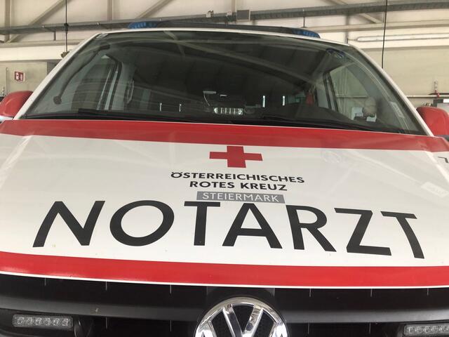 Das Notarzt Team konnte in Anger nur mehr den Tod des Verunglückten feststellen. | Foto: Hofmüller