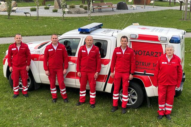Aktuelle Dienstmannschaft (von rechts): Oberarzt Walter Mitterndorfer, Dienstführender Andreas Neulinger, Egon Leitner, Philipp Leonhartsberger, Florian Leitner