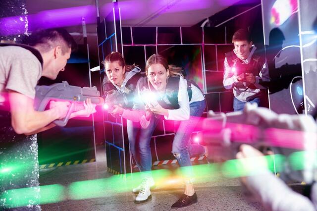 Jeder ab sieben Jahren kann beim Opening-Event Lasertag kostenlos testen
