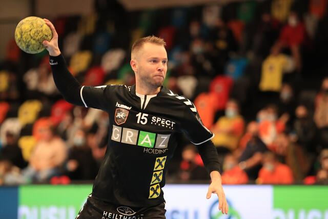 Otmar Pusterhofer spielte 32 Jahre lang Handball. Jetzt gab er sein Karrierenende bekannt.