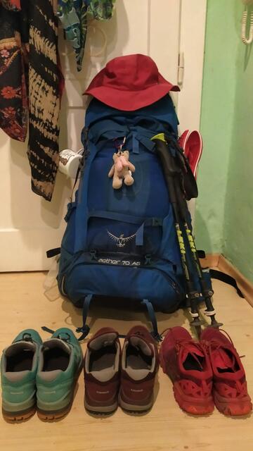 Am 14. Mai 2021 ist Aina Geber mit ihrem 15 Kilogramm schweren Rucksack "Johann" aufgebrochen, um entlang des E8 bis Hoek van Holland zu wandern. Rund 100 Tage hat sie dafür eingeplant. Die übrigen Tage bis zur Rückkehr Anfang Oktober sind für Sightseeing, längere Ruhepausen und Unvorhergesehenes als "Spazi" eingeplant. | Foto: Aina Geber
