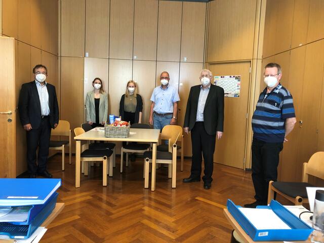 Am 1. Mai überbrachte die ÖVP ein Dankesgeschenk an den Corona-Krisenstab der BH Schärding.