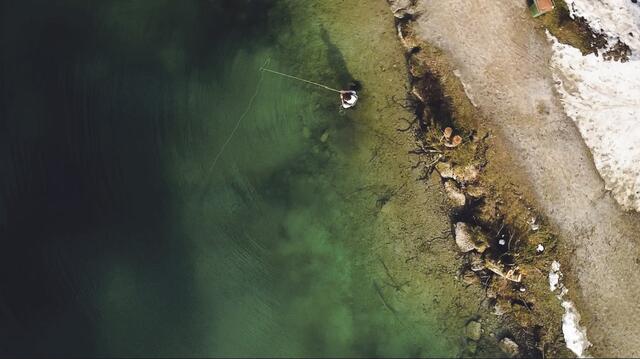 In seiner Freizeit fischt er, was er dann verkocht.  | Foto: Benjamin Kern