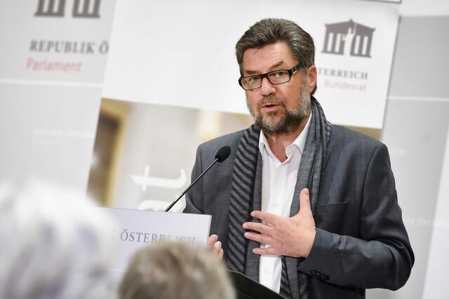 Der Salzburger Schriftsteller Walter Müller wird bei "Literatur findet Land" aus seinem reichen Dichterschatz vortragen. | Foto: Zinner