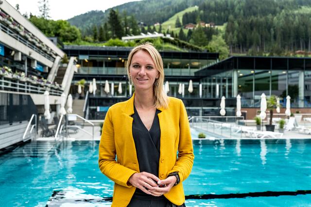 „Wir hätten gerne unseren Beitrag zurück zur Normalität geleistet – doch wollen wir weder unseren Gästen noch unseren Mitarbeitern diese neue Auffassung von Normalität zumuten", sagt Petra Leiminger, Sprecherin der ARGE Salzburger Thermen und Geschäftsführerin der Felsentherme Bad Gastein.